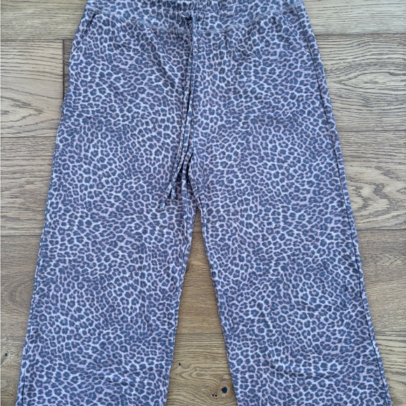 Cropped Sweatpant - Picture 2 of 3